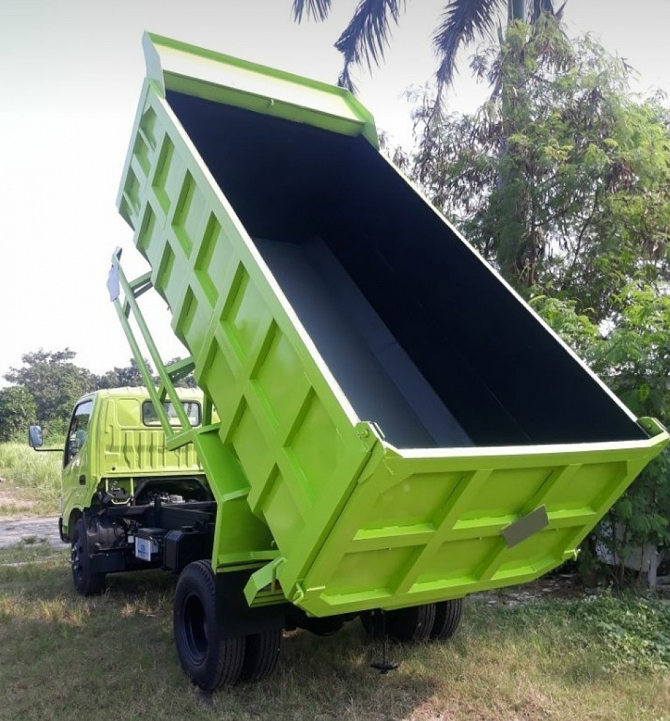 HINO DUTRO 136 HDX PS 5.8 dan 6.8 PTO, Dengan gear ratio ke1 lebih besar Chasis Tebal, Kuat & Terhandal di Kelasnya untuk Dumptruk dari 5-6-7-8-9-10 Kubik, silahkan hubungi Herman 0812-8322-6966