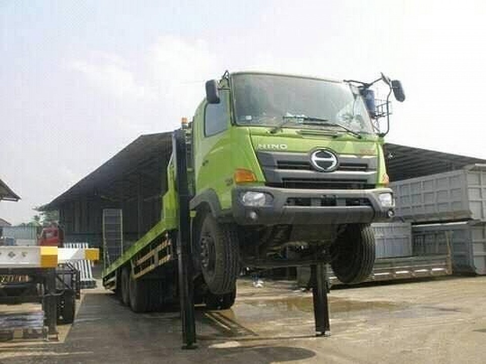 HINO RANGER FL 260 JW, FL 260 JW ABS, FL 280 JW 6x2, FM 280 JW 6x4 Tronton Long Chasis panjang 9.75 meter, bisa dibuat model BAK, BOX, WINGBOX, LOSBAK, LOGGING, TOWING, CRANE, SELFLOADER, TANKI SAWIT, TANKI KIMIA, hubungi Herman 0812-8322-6966