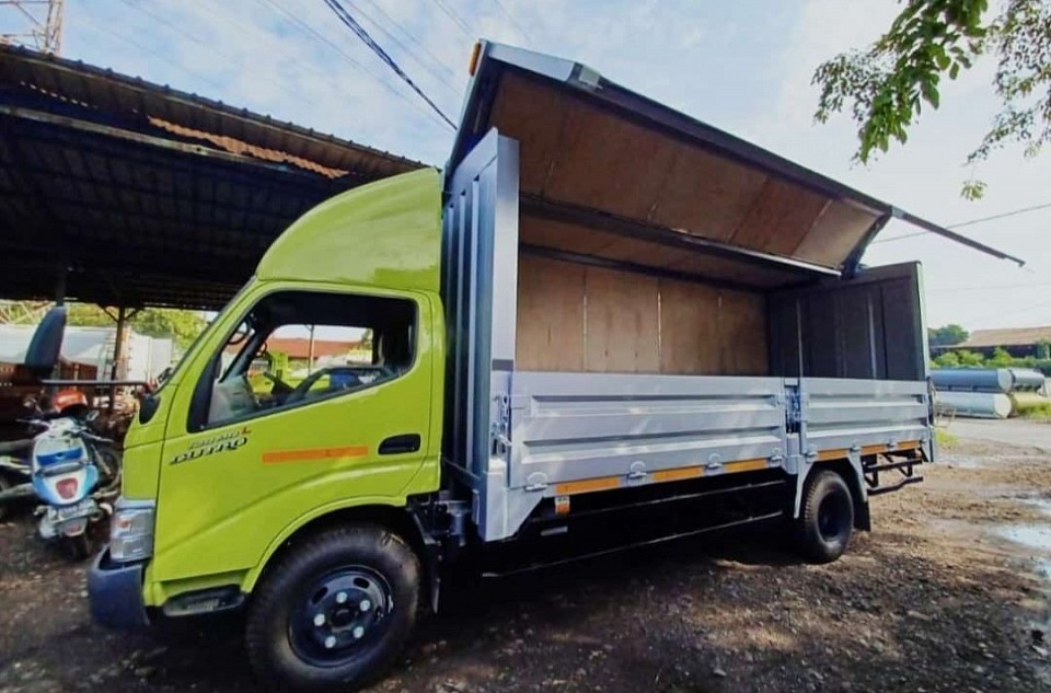 HINO DUTRO 136 MDL STD, HDL gardan 6.4, bisa dibuat model BAK, BOX, WINGBOX, LOSBAK, hubungi Herman 0812-8322-6966