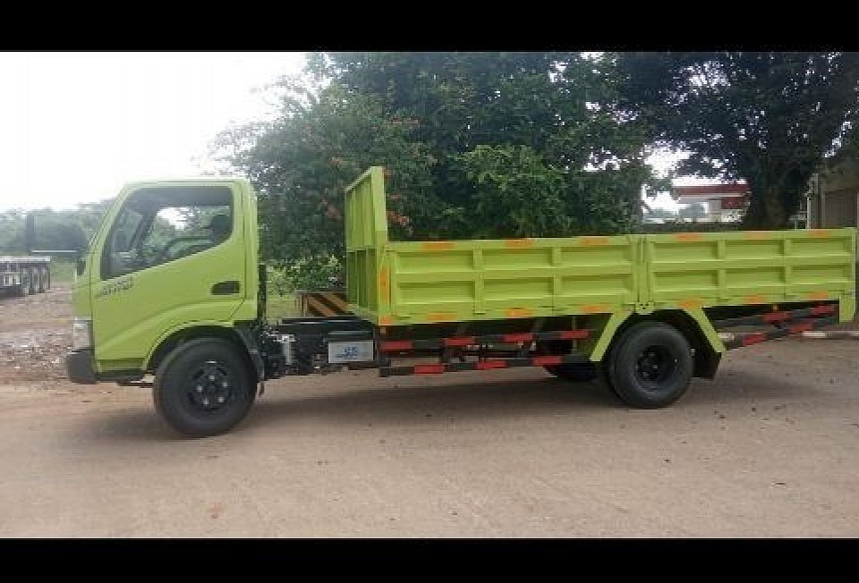 HINO DUTRO 136 MDL STD, HDL gardan 6.4, bisa dibuat model CRANE, BAK, LOSBAK, hubungi Herman 0812-8322-6966