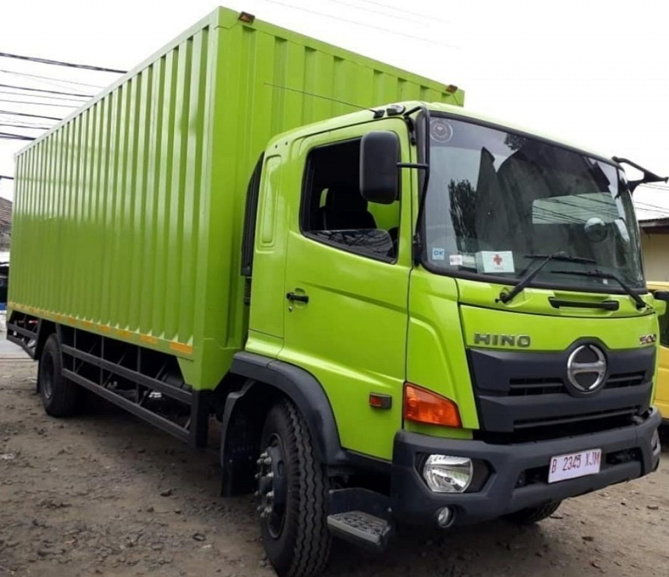 HINO RANGER FG 260 JP 7.5 meter & FG 260 JS 8.5 meter Long Sasis 6 ban, bisa dibuat model BAK, BOX, WINGBOX, LOSBAK, TOWING, CRANE, silahkan hubungi Herman 0812-8322-6966