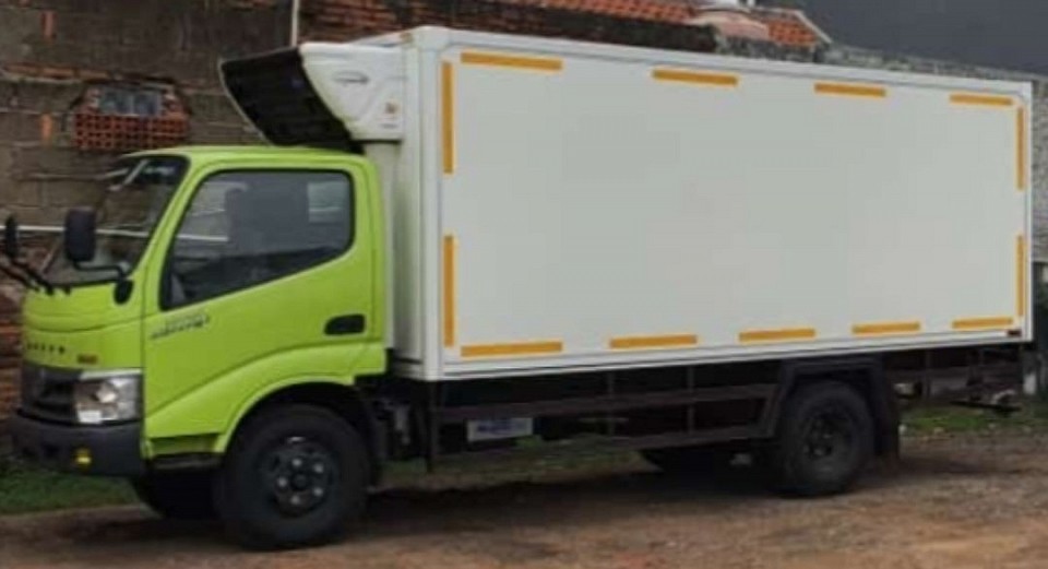 HINO DUTRO 115 SDL PS Long Chasis Standar Regulasi Cargo Panjang Box 4.7 meter sasis Terpanjang di Kelasnya, Cocok untuk dalam Kota maupun Pedesaan, selain BOX FREEZER, bisa dibuat juga model WINGBOX, BAK, LOSBAK, silahkan hubungi Herman 0812-8322-6966