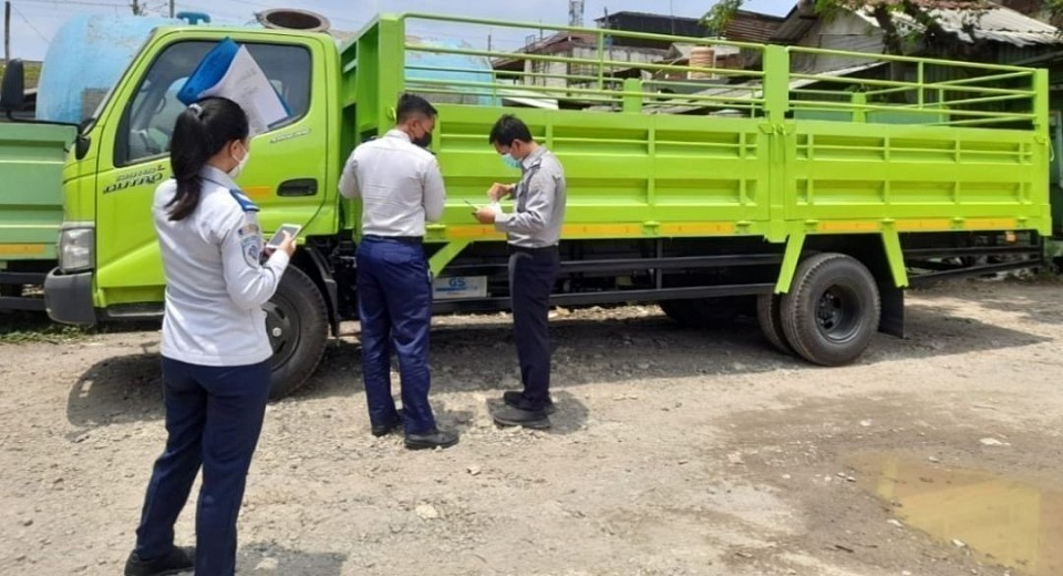 HINO DUTRO 136 MDL STD & 136 HDL gardan 6.4 PS 4x2 6 ban Long Sasis Panjang 5.5 dan 5.83 meter lebih dari itu Custom BAK, LOSBAK, bisa dibuat model BOX, WINGBOX, TOWING CAR, informasi lebih lanjut silahkan hubungi Herman 0812-8322-6966
