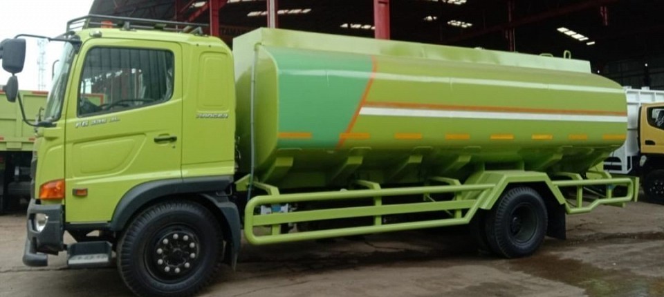 HINO RANGER FG 260 JJ, FG 260 JK, FG 260 JK Rem ABS, FG 260 JL 4x2 Engkel, Tanki kapasitas 8.000 liter, bisa dibuat model BAK, BOX, WINGBOX, LOSBAK, DUMP, CRANE, TANKI SAWIT, TANKI KIMIA, lebih lanjut silahkan hubungi Herman 0812-8322-6966