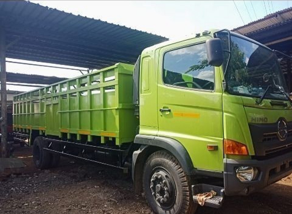HINO RANGER FG 260 JP 7.5 meter & FG 260 JS 8.5 meter 6 ban 4x2 Engkel Long Chasis, bisa dibuat model BAK, BOX, WINGBOX, LOSBAK, TOWING, CRANE, silahkan hubungi Herman 0812-8322-6966
